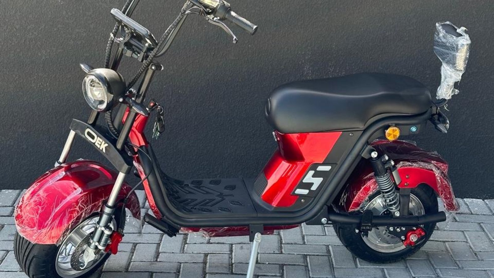 AUTOPROPELIDO ELET. EQUIPADO COM MOTOR ELETRICO 1000W