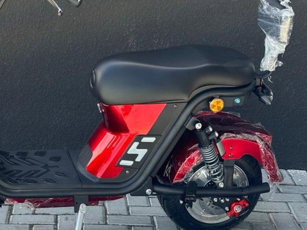 AUTOPROPELIDO ELET. EQUIPADO COM MOTOR ELETRICO 1000W