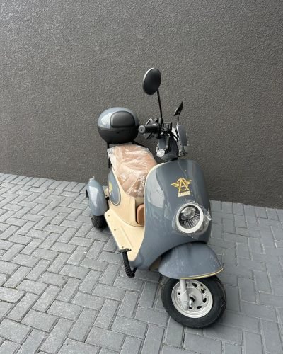 Triciclo com 1000W de Potencia